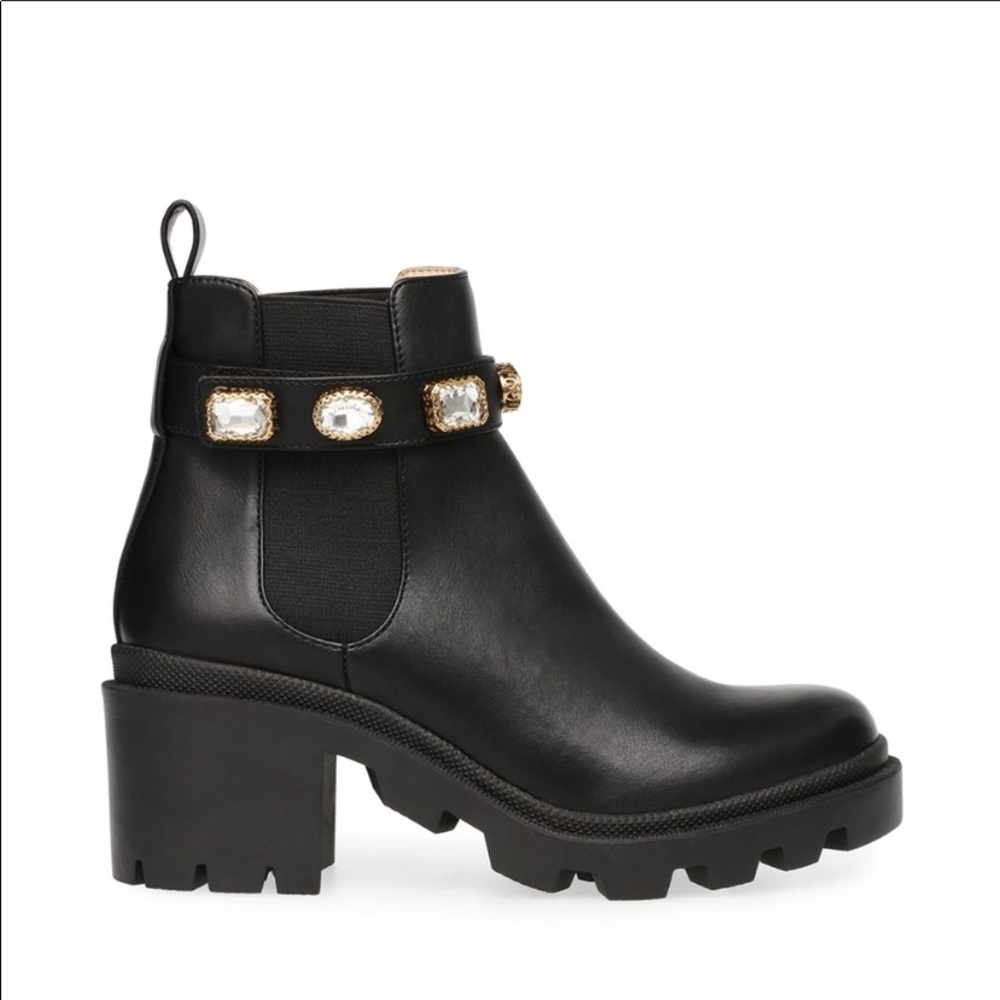Amulet black Steve Madden booties  size 10